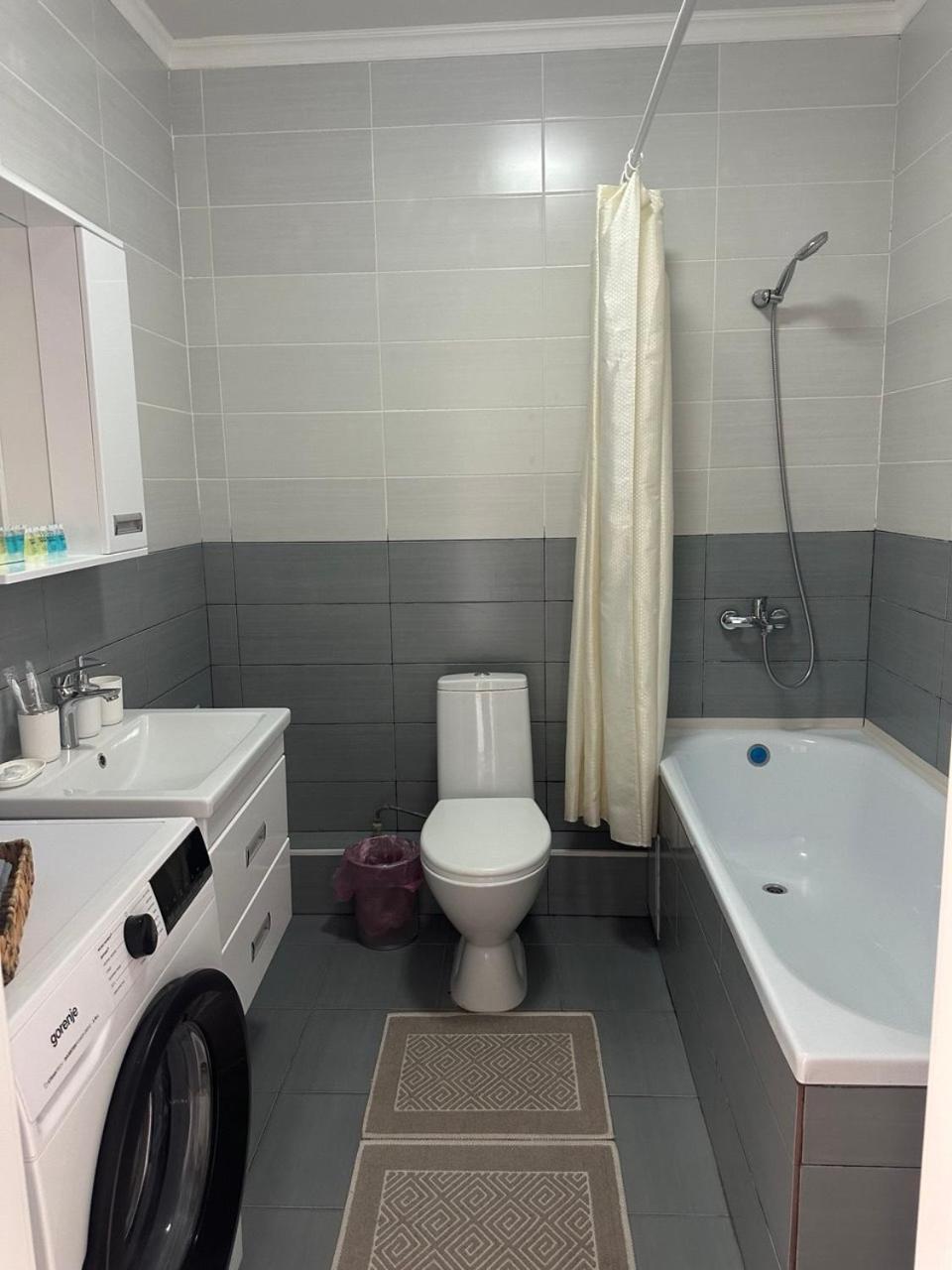 Квартира Comfort ЖК Lake tawn Almaty Eksteriør bilde